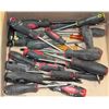 Image 1 : BOX OF SCREWDRIVERS INCL CRAFTSMAN, MASTERCRAFT