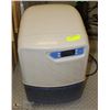 Image 1 : DEHUMIDIFIER