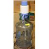 Image 1 : 18.9 LITRE WATER BOTTLE WITH HAND PUMP -
