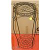 Image 1 : WROUGHT IRON PLANT STAND - 28"H X 16"W