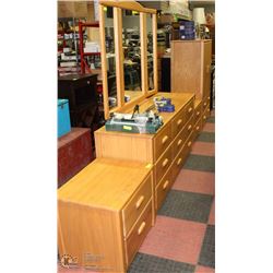 OAK 5 PC BEDROOM FURNITURE SET