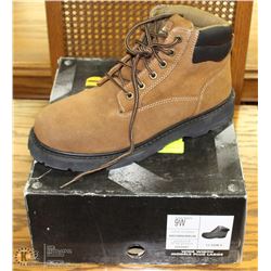 WORKLOAD MENS HIKERS SIZE 9W