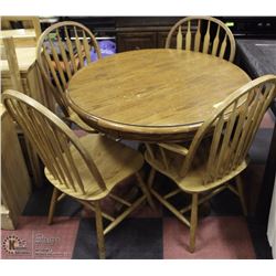 ROUND OAK TABLE WITH 4 MATCHING CHAIRS