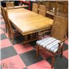 Image 2 : OAK BUFFET & HUTCH WITH TABLE, 2 LEAFS, 6 CHAIRS