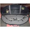 Image 1 : PSE HUNTING BOW WITH ARROWS AND HARD CASE