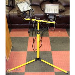 WORKSITE DOUBLE LAMP ON HEIGHT ADJUSTABLE TRIPOD