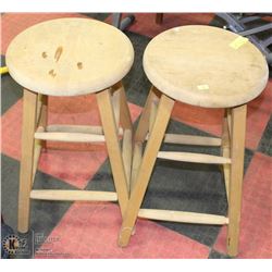 PAIR OF WOODEN BAR STOOLS