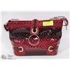 Image 1 : RED SNAKESKIN STYLE HANDBAG WITH CIRCLE CLOSURE