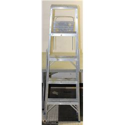 5 FT ALUMINUM STEP LADDER