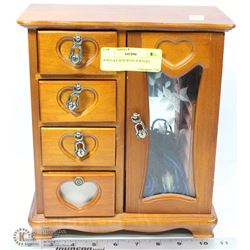 JEWELRY BOX WITH JEWELRY