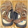 Image 1 : MENS MIDTOWN BEACH CO LEATHER SANDLES SIZE 11