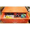 Image 1 : LOCKING WOODEN TOOL BOX WITH CONTENTS