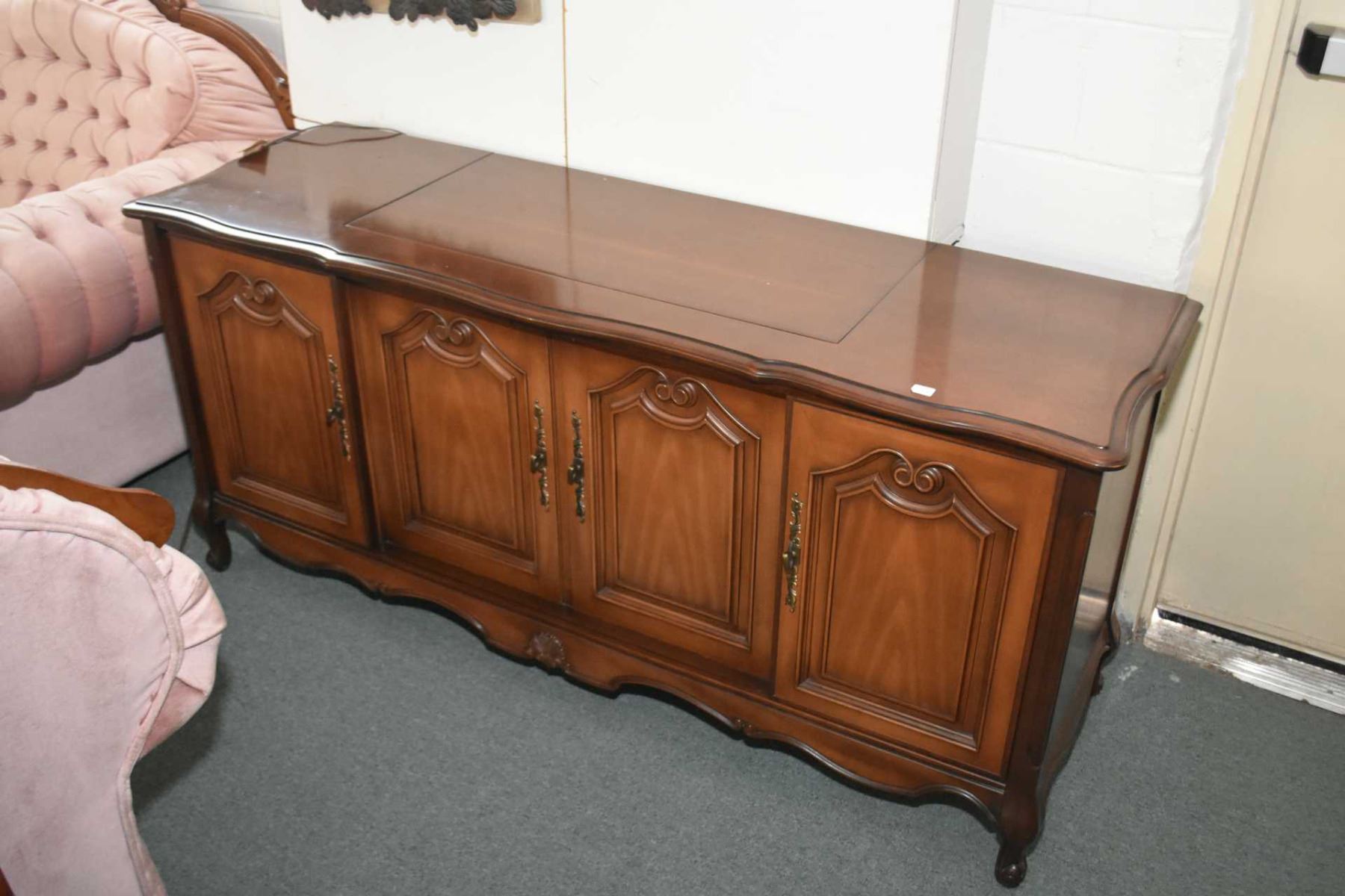 Electrohome Walnut Cabinet Hi Fi With Built In Speakers Record