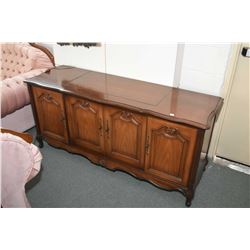 Electrohome walnut cabinet hi- fi with built in speakers, record player and radio