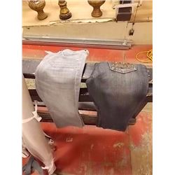 LADIES JEANS - NEW - 2 PR TTL