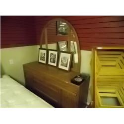 OAK DRESSER - 1/2 MOON MIRROR - 4 DRAWER - 2 DOOR