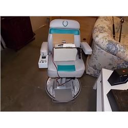 HOOVER ROUND ELECTRIC SCOOTER - WITH CHARGER - no battery