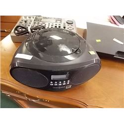 INSIGNIA BOOM BOX WITH AM/FM - PS