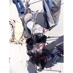 SET OF GOLF CLUBS & CART