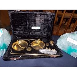 GOLD BALANCE SCALE IN CASE