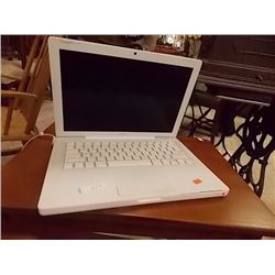 MAC BOOK WITH CARD - PS