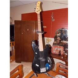 ELECTRIC BASE GUITAR - BARRACUDA - WITH SOFT CASE