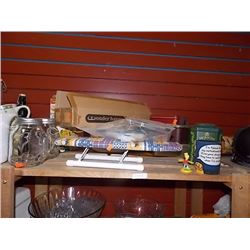 SHELF LOT OF COLLECTABLE & HOUSE HOLD - INCLUDING MASONARY MUGS, COLLECTABE TINS AND MORE