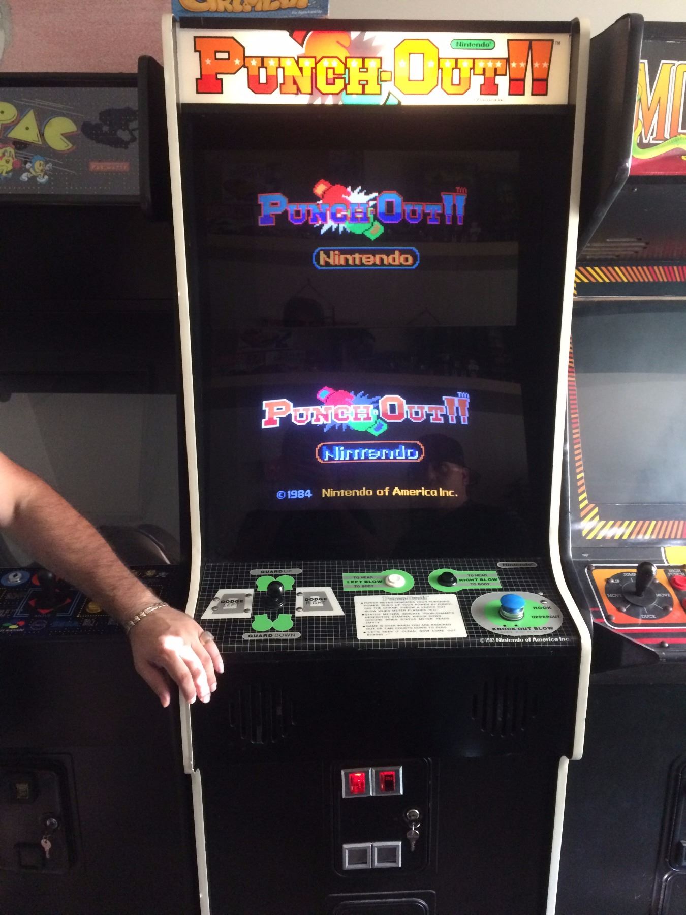 NINTENDO PUNCH OUT ARCADE GAME W/ DUAL SCREEN (MINT CONDITION) VERY RARE