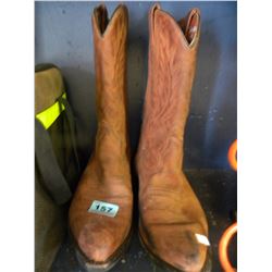 PR OF LEATHER COWBOY BOOTS SIZE 9