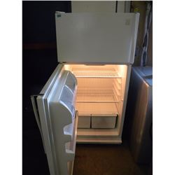 SMALL WHITE ADMIRIL FRIDGE