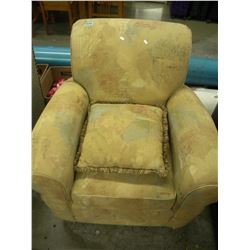 GOLD PATTERN ROLLED ARM CHAIR WITH THROW PILLOW