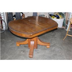 OAK DINING TABLE WITH LEAFS
