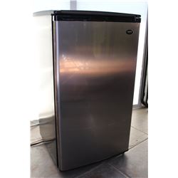 SANYO MINI FRIDGE