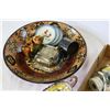 Image 2 : TRAY OF ESTATE CHINA AND COLLECTIBLES
