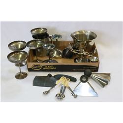 LOT OF BAR AND DRINK MIXING ITEMS