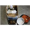 Image 1 : BOX OF MISC HOUSEHOLD GOODS