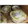Image 2 : LOT OF ROYAL WINDSOR CHINA