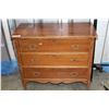 Image 1 : 3 DRAWER VINTAGE DRESSER