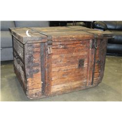 METAL BOUND STORAGE TRUNK