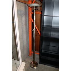 METAL FLOOR LAMP