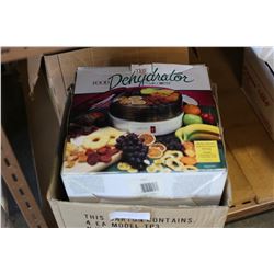 MR COFFEE DEHYDRATOR WITH FIVE EXTRA TRAYS AND BLENDER