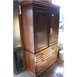 ANTIQUE OAK ARMOIRE
