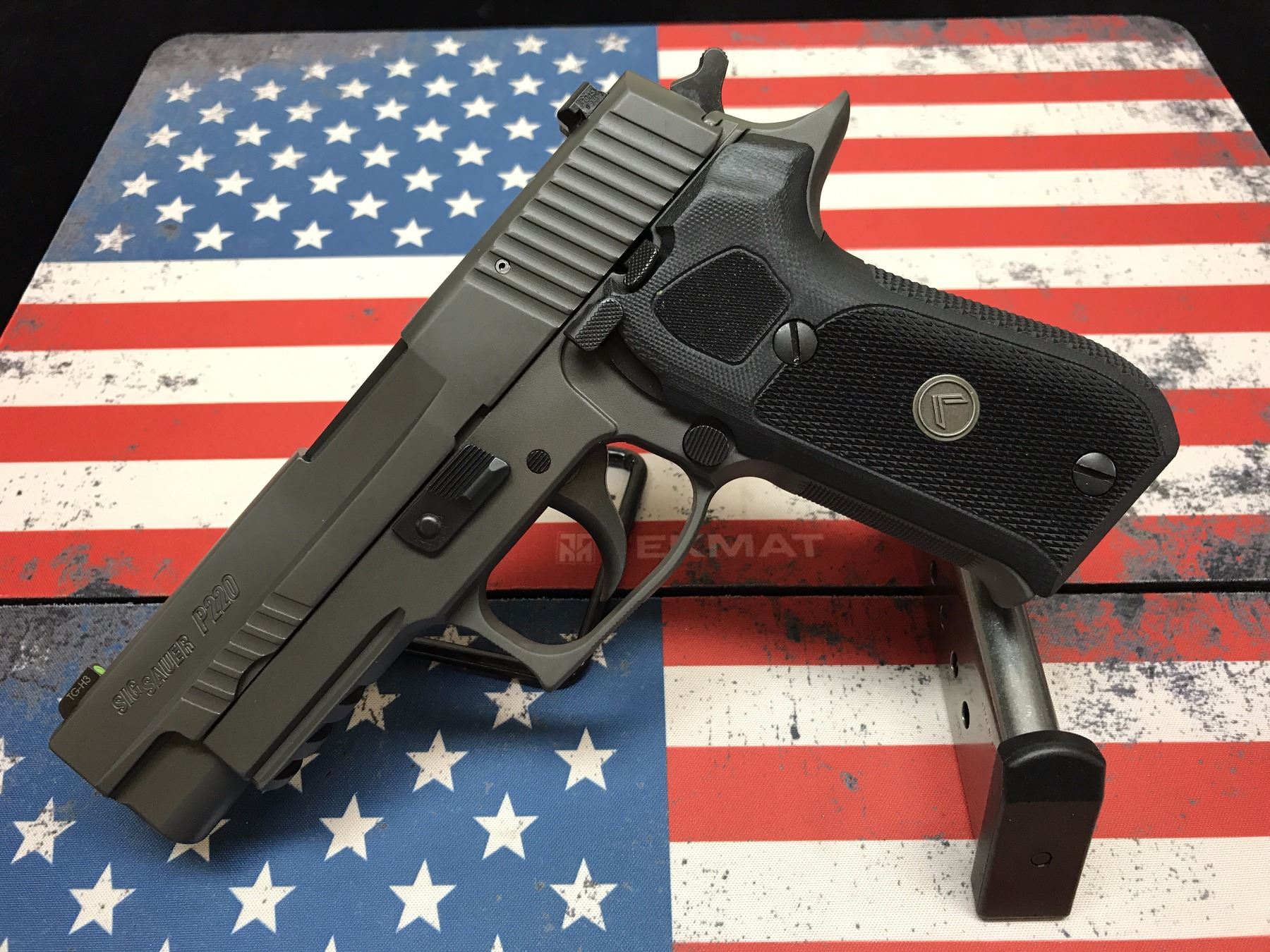 Sig Sauer P220 Legion .45 acp