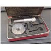 Image 1 : True Precision Corp Internal Pitch Micrometer, M00-.8750-Q04