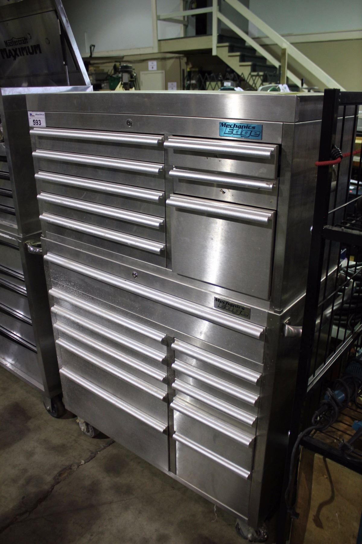 MECHANICS EDGE 20 DRAWER MOBILE TOOL CHEST WITH CONTENTS