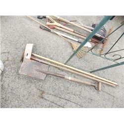 SHOVEL - D-HANDLE, HOE & DRYWALL SANDER