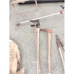 HAND AIRATOR & WEED WACKER