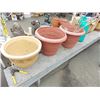 Image 1 : PLANT POTS - 3 TTL