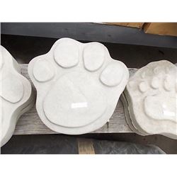 CONCRETE - STEPPING STONE - PAW - MED