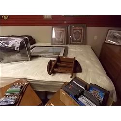 KING MATTRESS - STORE DISPLAY UNIT - MONTERAY FIRM